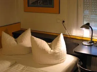 モーテル Pelikan デッテルバッハ