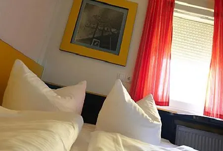 מוטל Green Nights Hotel 2*